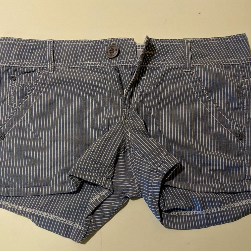 Jolt Striped Shorts Size 3 Womens